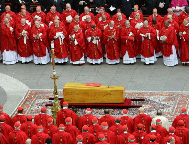 het laatste afscheid van de kardinalen van Joh.Paulus II